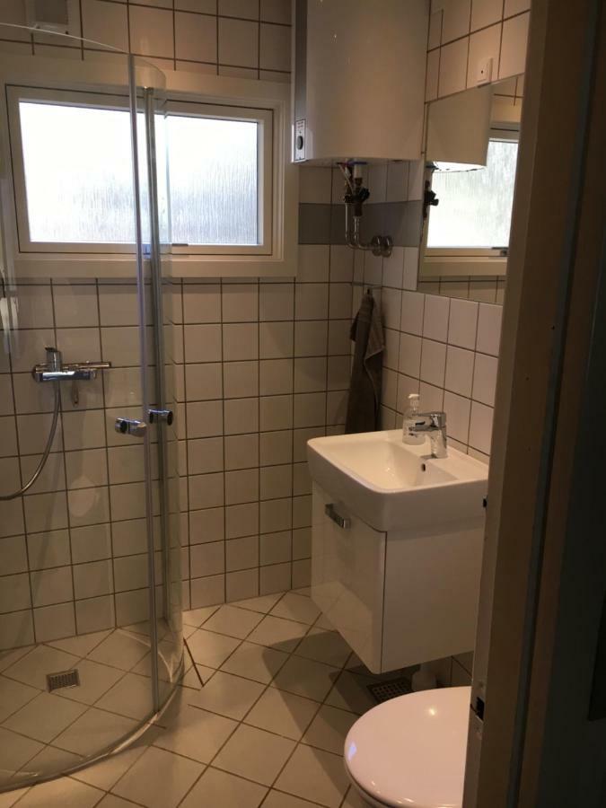 Midtvejshuset Villa Rønne Eksteriør billede